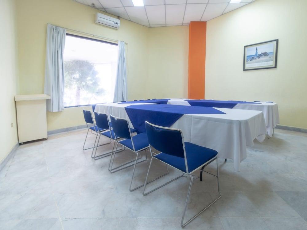 Capital O Hotel Casa Real Celaya Celaya  Dış mekan fotoğraf